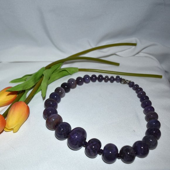 Amy Kahn Russell Purple Agate Bead Necklace - Picture 6 of 7